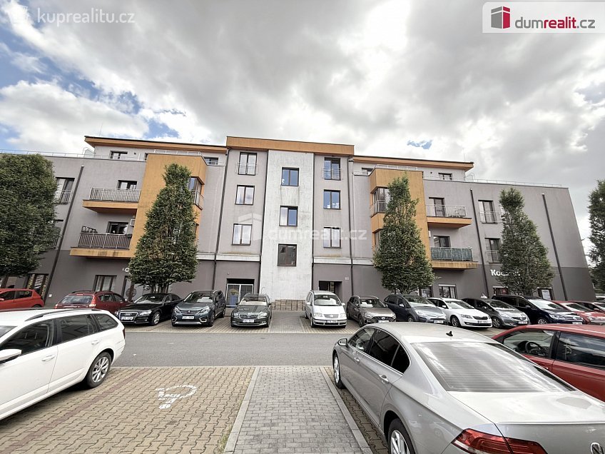 Prodej bytu 1+kk 33 m^2 Zelené náměstí, Uherské Hradiště 