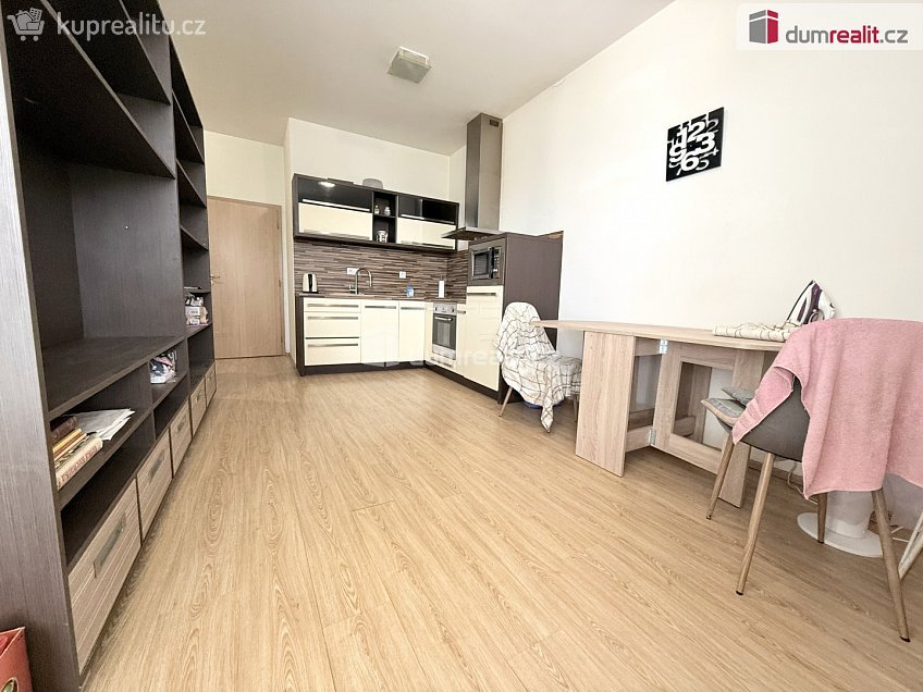 Prodej bytu 1+kk 33 m^2 Zelené náměstí, Uherské Hradiště 