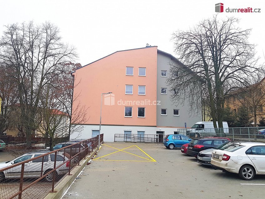 Prodej bytu 2+kk 45 m^2 Kaštanová, Milovice 