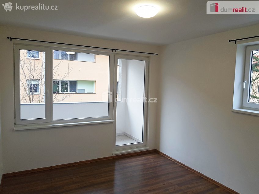 Prodej bytu 2+kk 45 m^2 Kaštanová, Milovice 