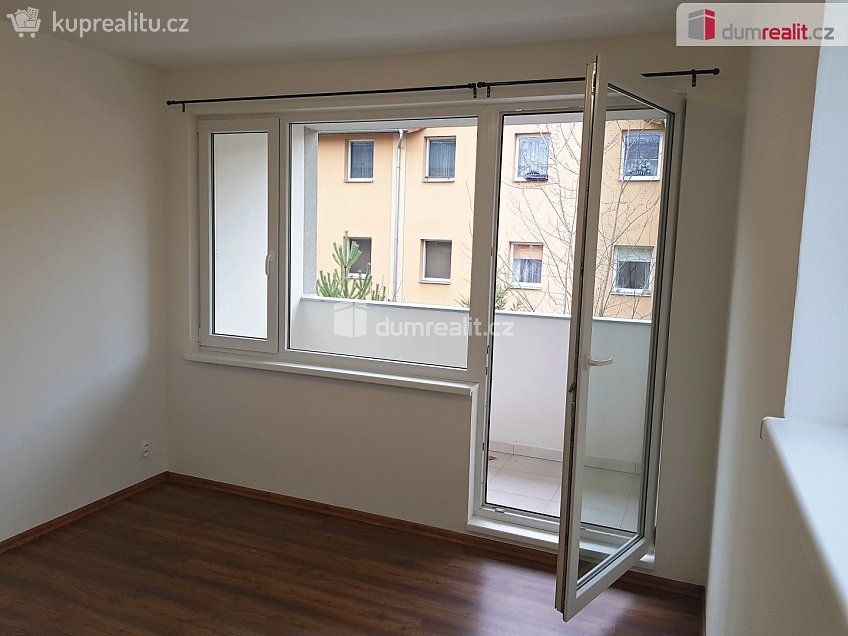 Prodej bytu 2+kk 45 m^2 Kaštanová, Milovice 