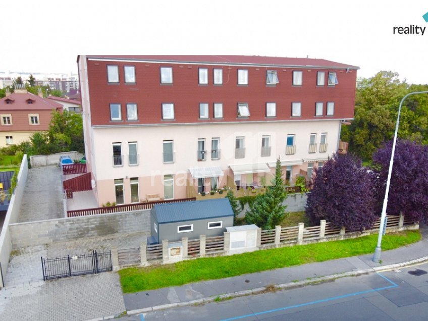 Prodej  chaty 15 m^2 Lipová alej, Praha 5 
