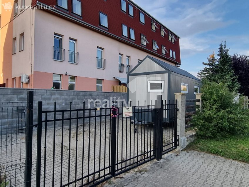 Prodej  chaty 15 m^2 Lipová alej, Praha 5 