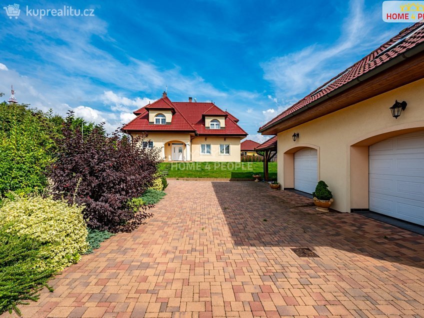 Prodej  vily 350 m^2 Vrcha II, Divišov 