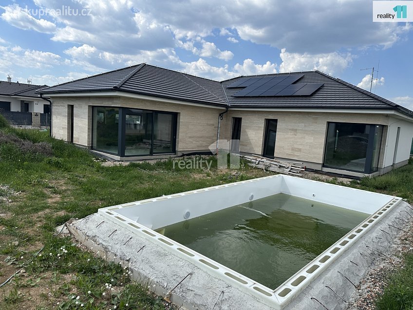 Prodej  rodinného domu 302 m^2 V Kukli, Křenice 