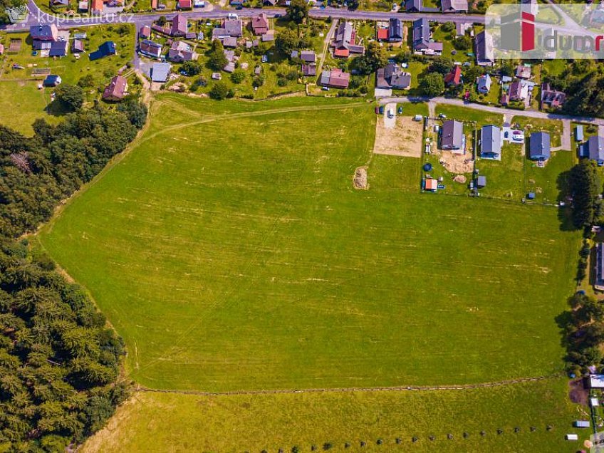 Prodej  stavebního pozemku 1744 m^2 Tři Sekery, Tři Sekery 