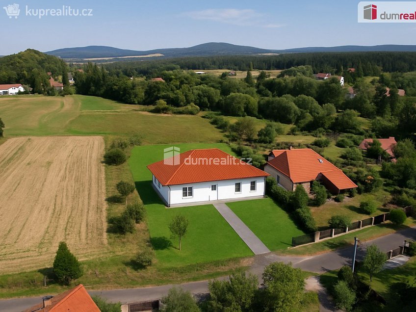 Prodej  stavebního pozemku 1190 m^2 Běštín, Běštín 
