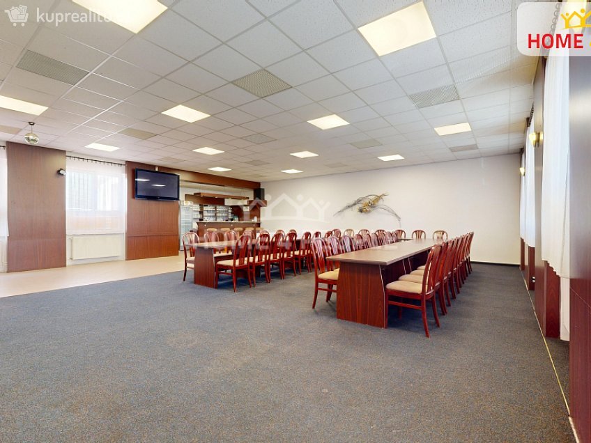 Prodej  obchodních prostor 1100 m^2 Dolní, Rakvice 