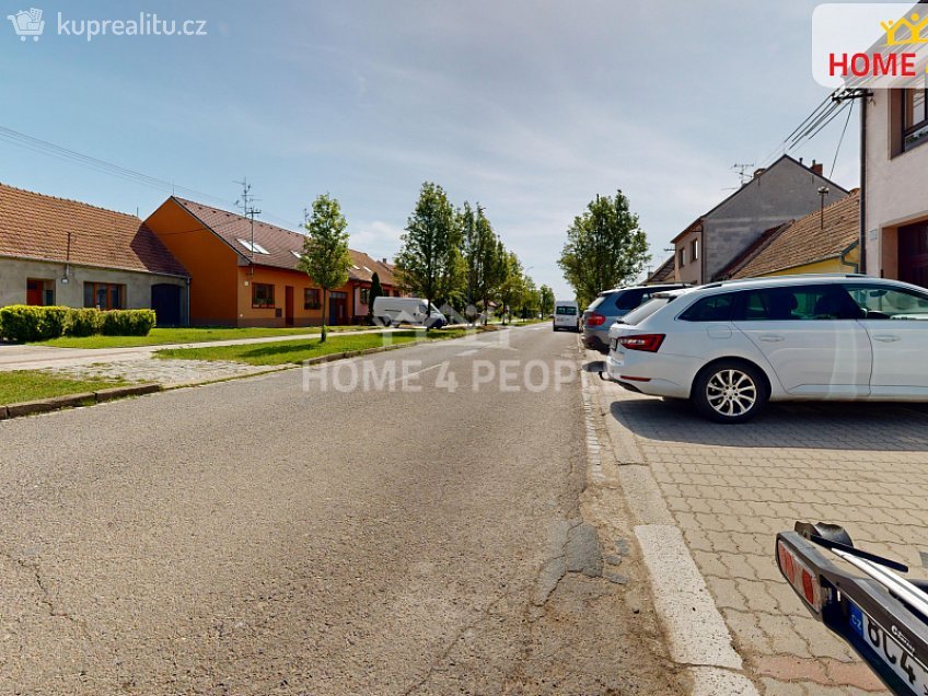 Prodej  obchodních prostor 1100 m^2 Dolní, Rakvice 