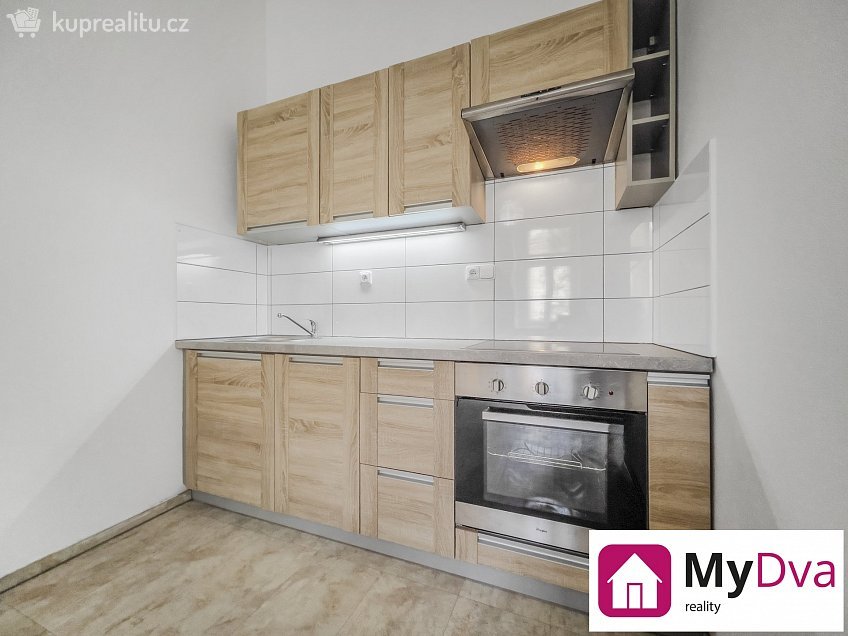 Pronájem bytu 1+kk 40 m^2 Havlíčkova, Znojmo 