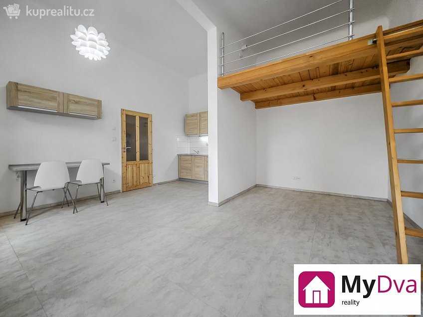 Pronájem bytu 1+kk 40 m^2 Havlíčkova, Znojmo 