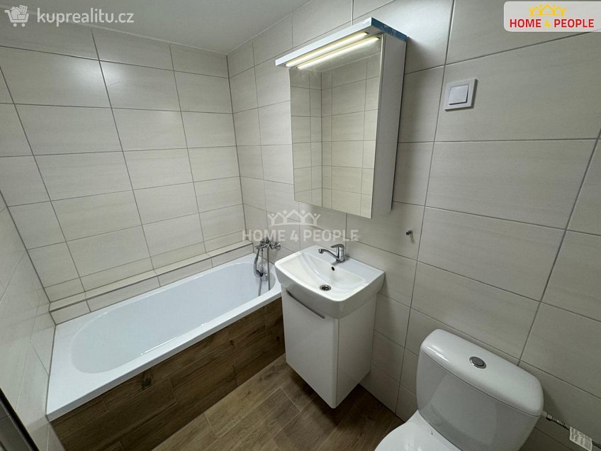 Pronájem bytu 1+1 40 m^2 Štítného, České Budějovice 
