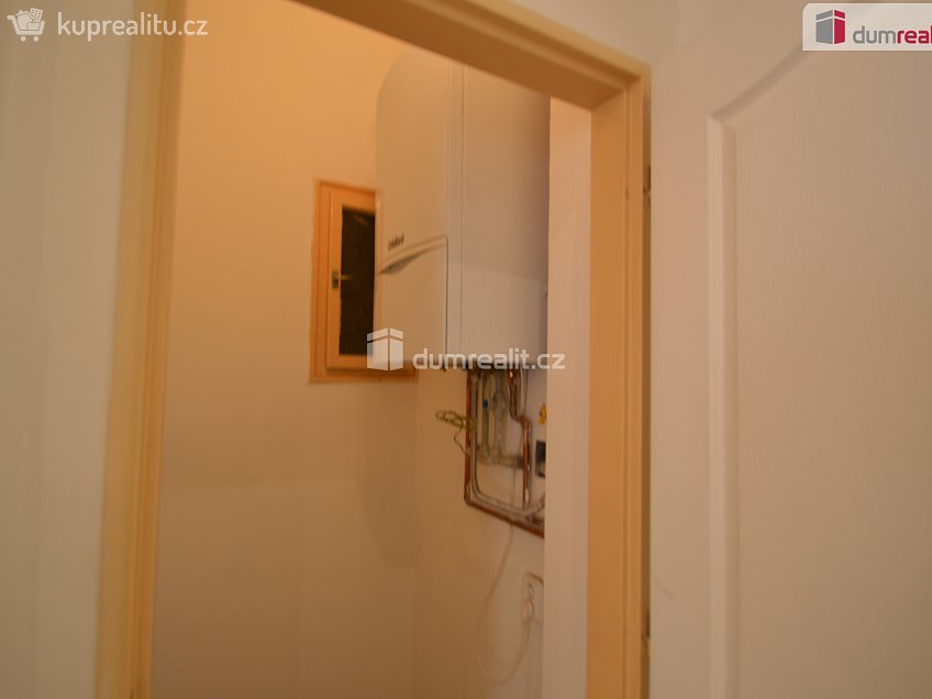 Pronájem bytu 3+kk 80 m^2 Přípotoční, Praha 10 