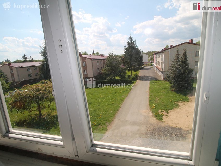 Pronájem bytu 2+1 60 m^2 sídliště Lučina, Chodová Planá 