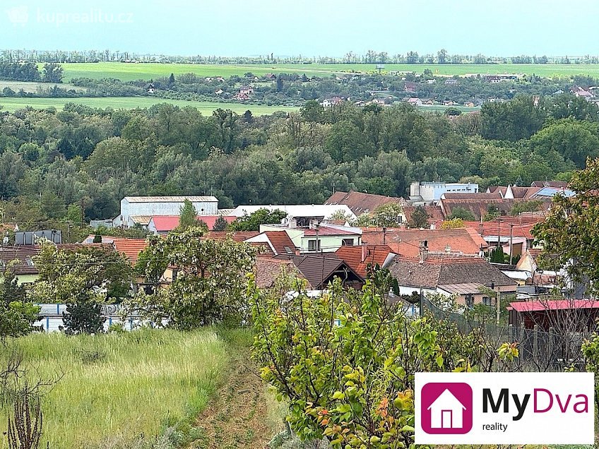 Prodej  stavebního pozemku 1043 m^2 Dobšice, Dobšice 