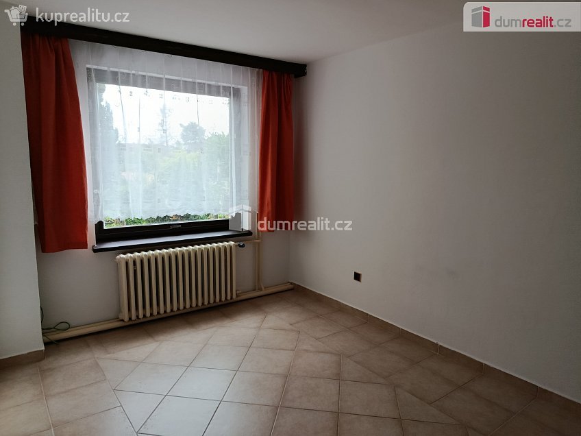 Pronájem bytu 2+kk 48 m^2 V slavětíně, Praha 20 