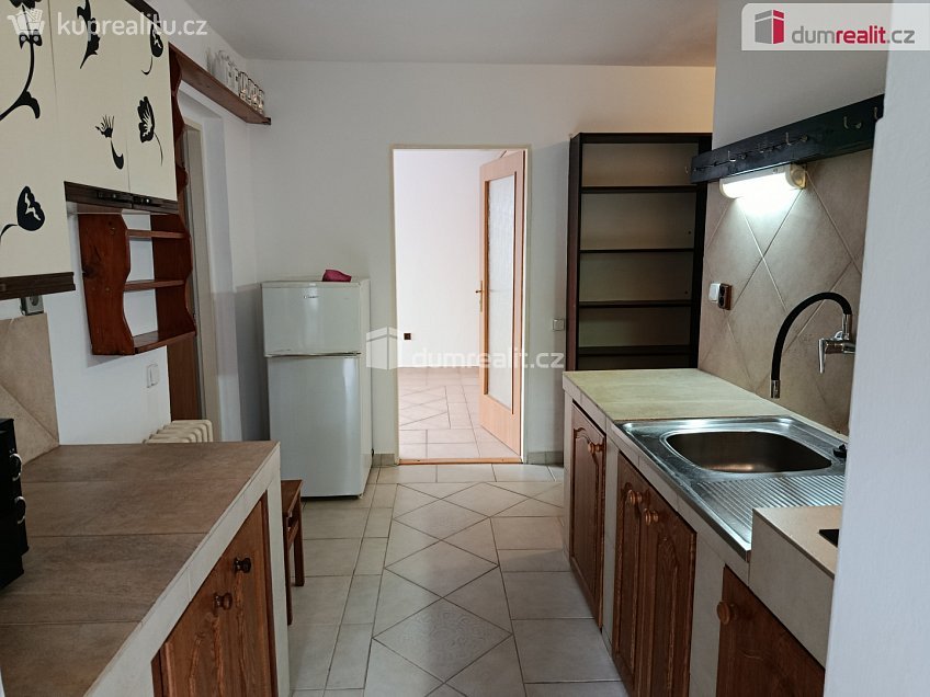 Pronájem bytu 2+kk 48 m^2 V slavětíně, Praha 20 