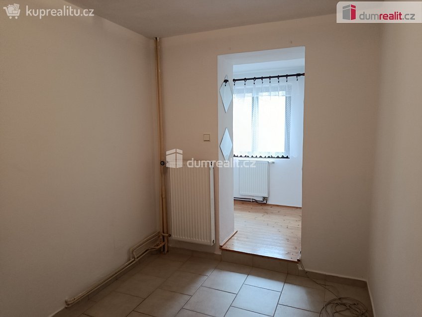 Pronájem bytu 2+kk 48 m^2 V slavětíně, Praha 20 