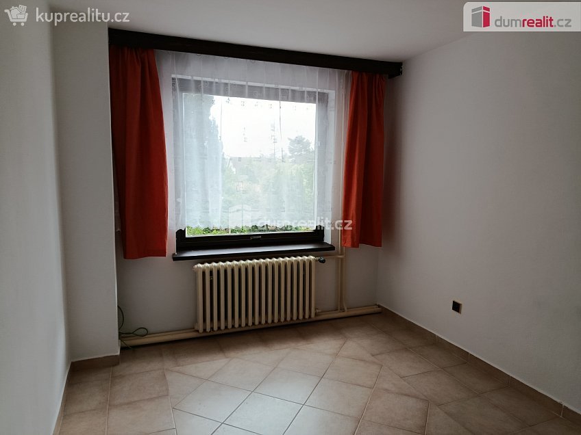 Pronájem bytu 2+kk 48 m^2 V slavětíně, Praha 20 