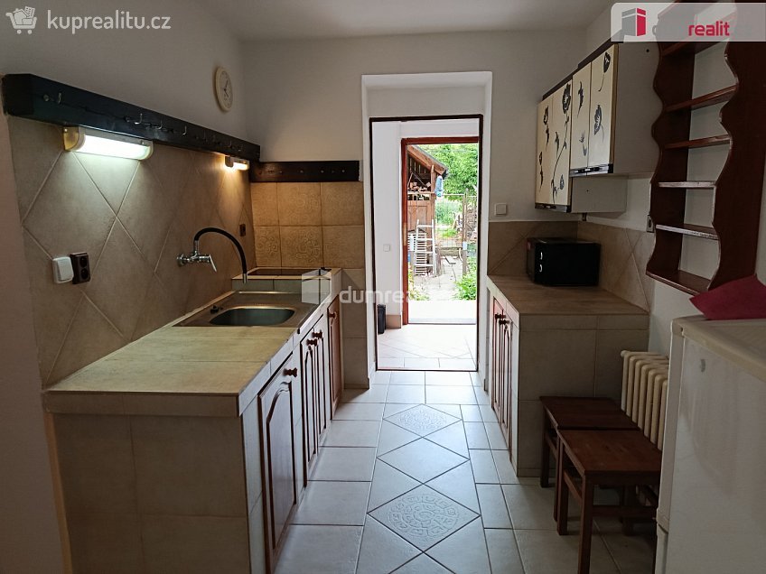 Pronájem bytu 2+kk 48 m^2 V slavětíně, Praha 20 