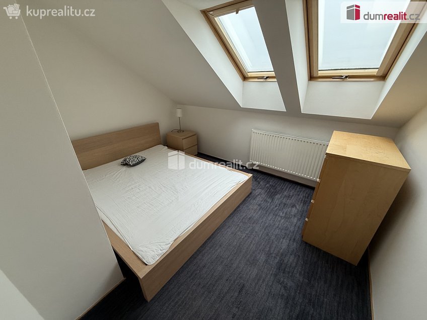 Pronájem  rodinného domu 120 m^2 Na rampách, Praha-Vinoř 