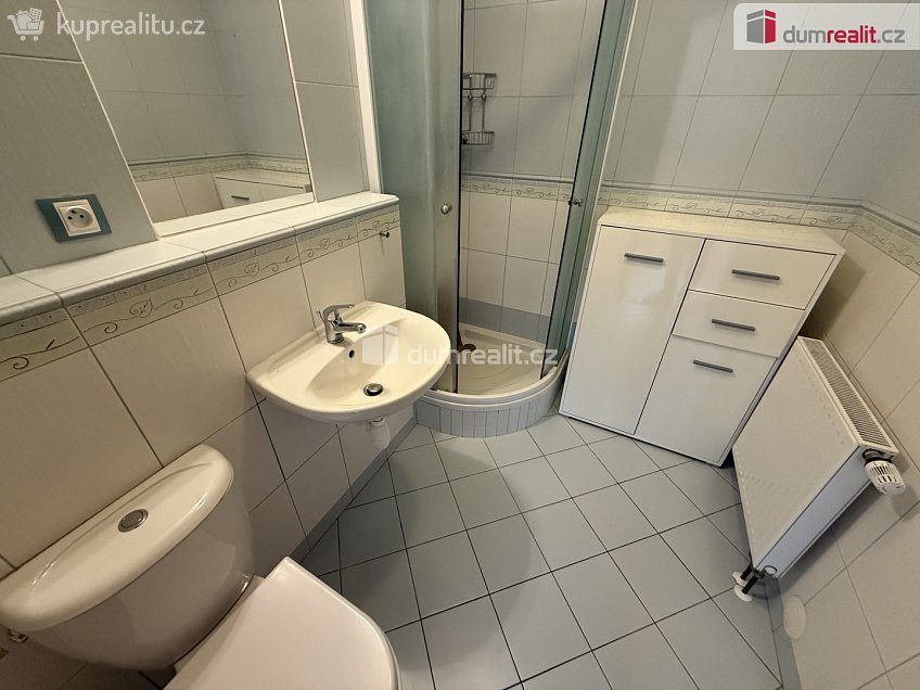 Pronájem  rodinného domu 120 m^2 Na rampách, Praha-Vinoř 