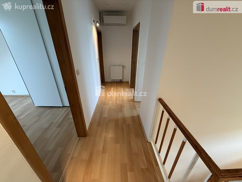 Pronájem  rodinného domu 120 m^2 Na rampách, Praha-Vinoř 