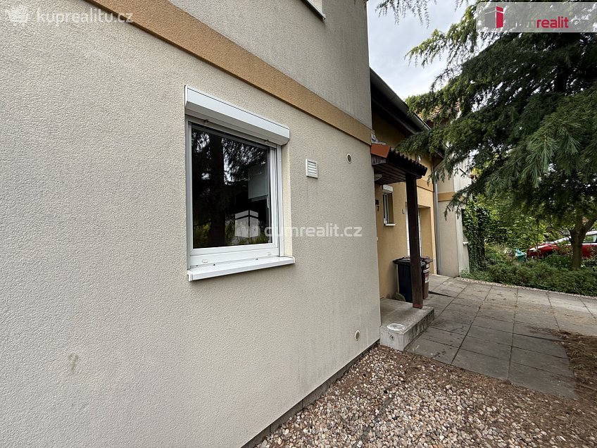Pronájem  rodinného domu 120 m^2 Na rampách, Praha-Vinoř 