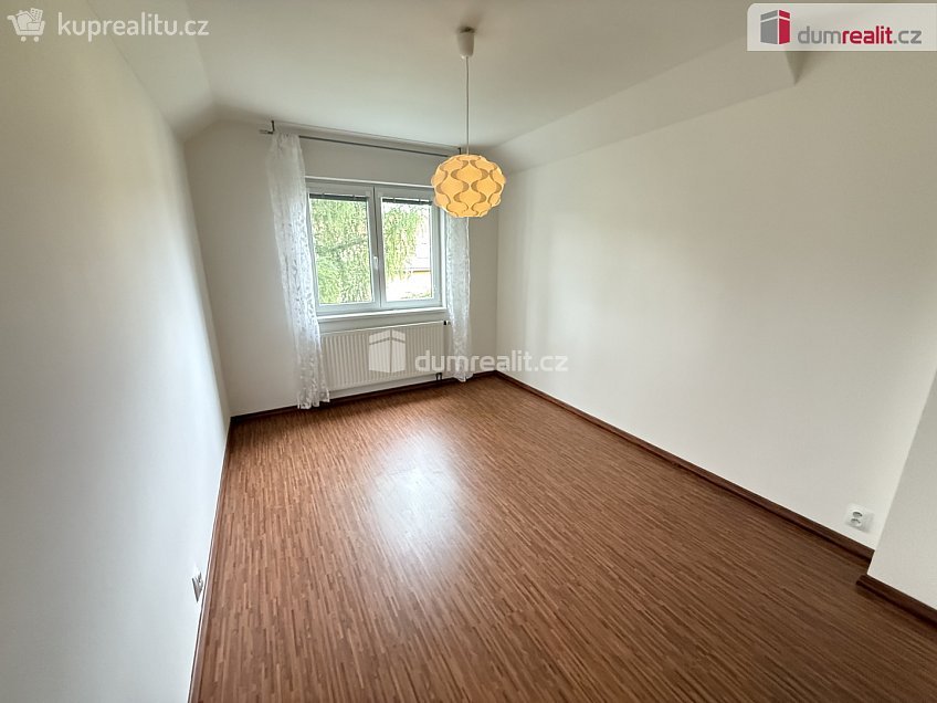 Pronájem  rodinného domu 120 m^2 Na rampách, Praha-Vinoř 