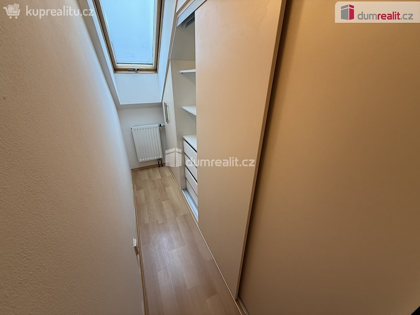 Pronájem  rodinného domu 120 m^2 Na rampách, Praha-Vinoř 