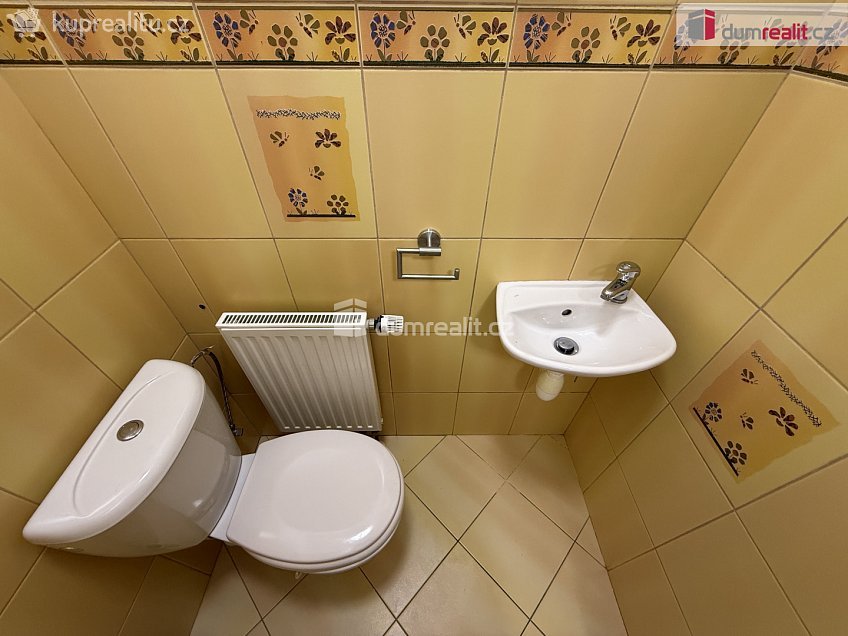 Pronájem  rodinného domu 120 m^2 Na rampách, Praha-Vinoř 
