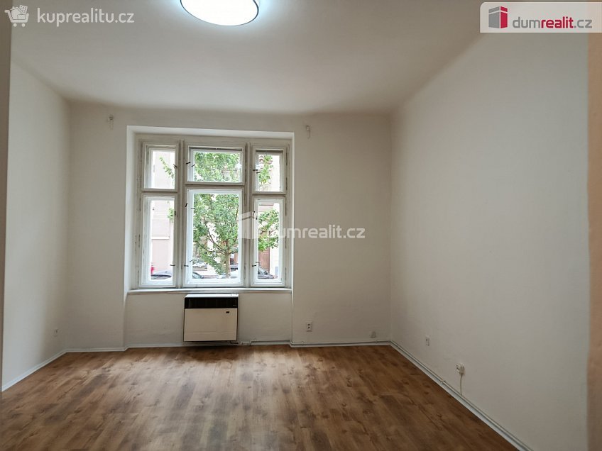 Pronájem bytu 1+kk 34 m^2 Jana Zajíce, Praha 7 