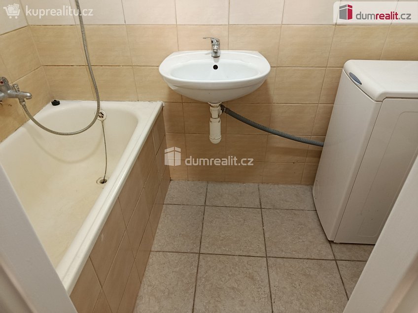 Pronájem bytu 1+kk 34 m^2 Jana Zajíce, Praha 7 