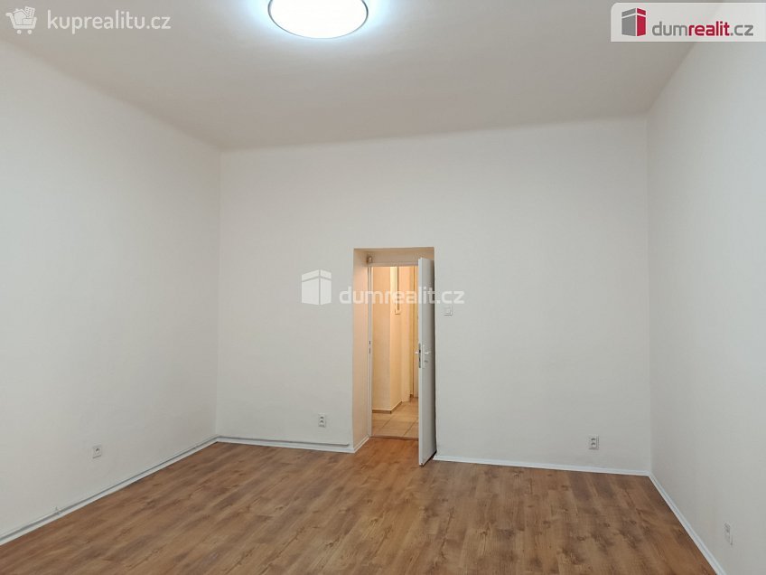 Pronájem bytu 1+kk 34 m^2 Jana Zajíce, Praha 7 