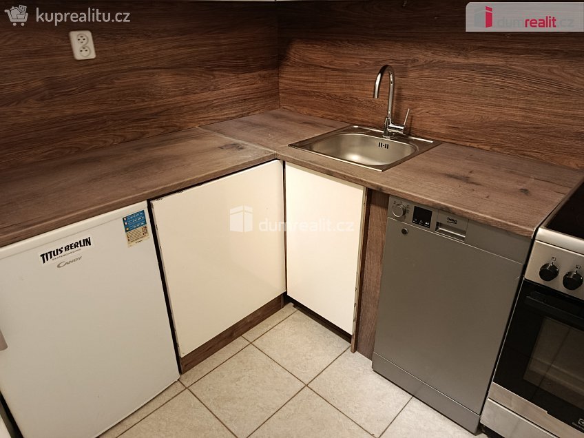 Pronájem bytu 1+kk 34 m^2 Jana Zajíce, Praha 7 