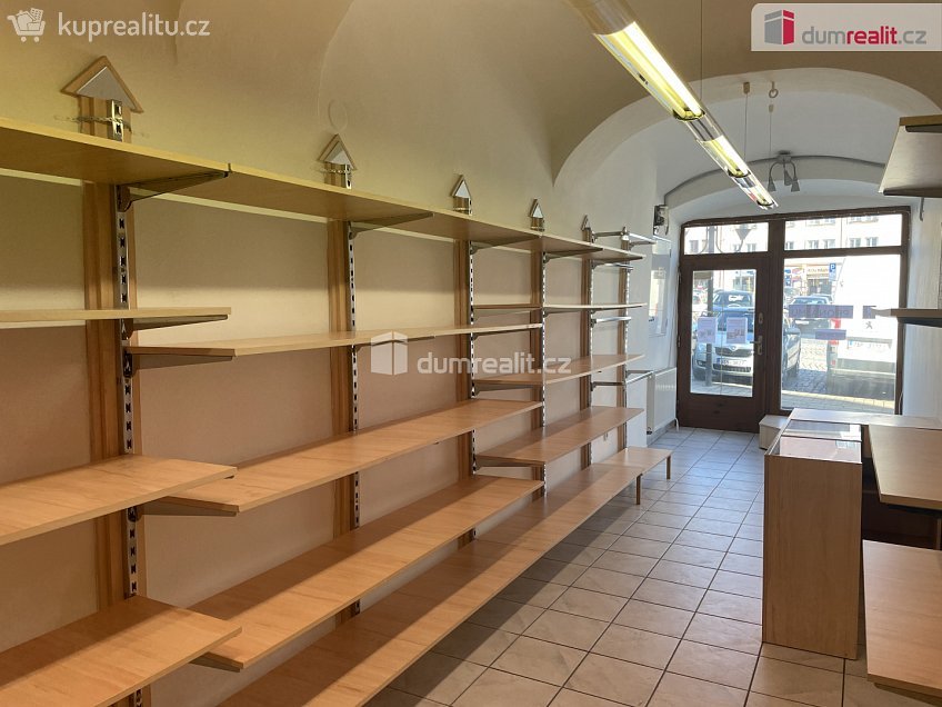 Pronájem  obchodních prostor 25 m^2 náměstí Jana Zajíce, Vítkov 