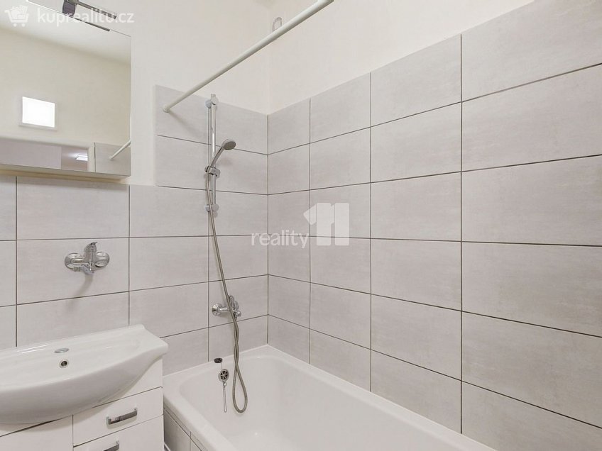 Prodej bytu 2+1 55 m^2 Kladenská, Praha 6 