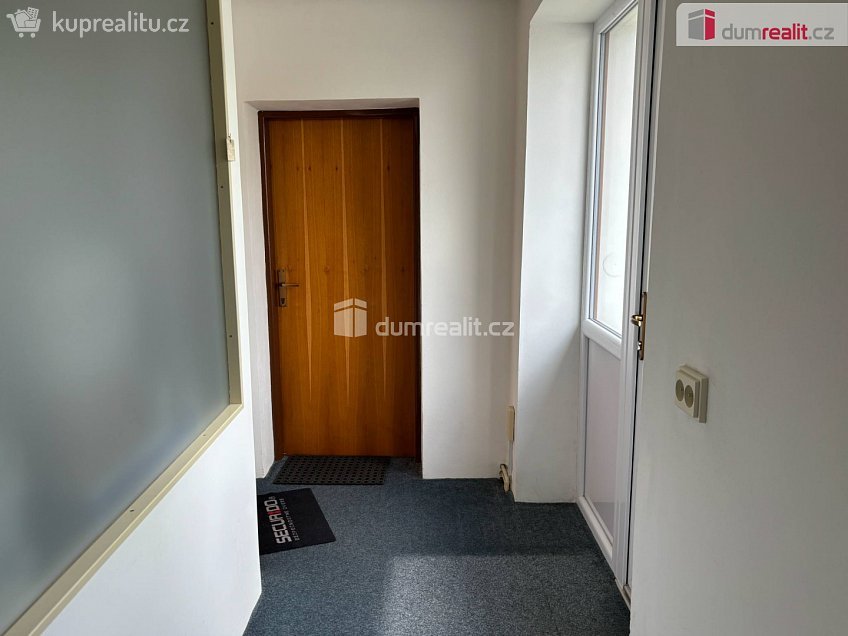Pronájem  obchodních prostor 18 m^2 Branka, Luhačovice 