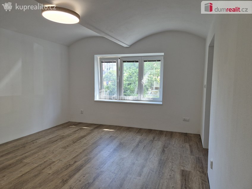 Pronájem bytu 2+kk 43 m^2 Na Sadech, České Budějovice 