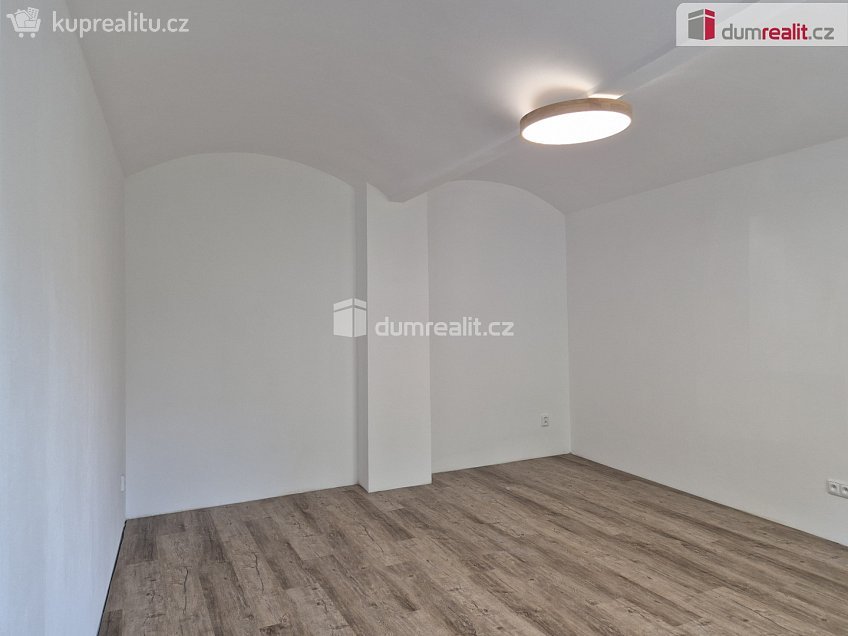 Pronájem bytu 2+kk 43 m^2 Na Sadech, České Budějovice 