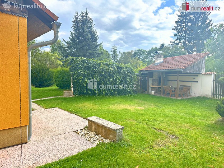 Prodej  rodinného domu 250 m^2 Zahradní, Královské Poříčí 