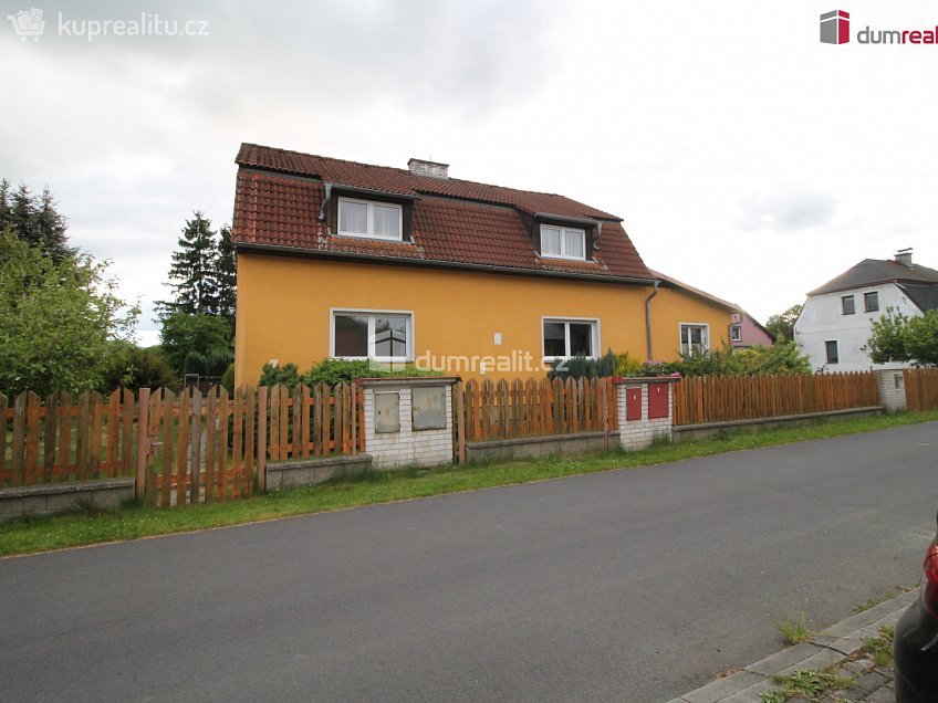 Prodej  rodinného domu 250 m^2 Zahradní, Královské Poříčí 