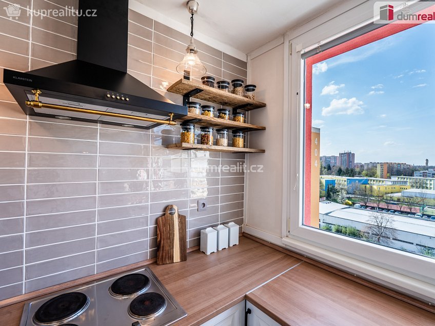 Prodej bytu 2+1 62 m^2 Čechovy sady, Kolín 