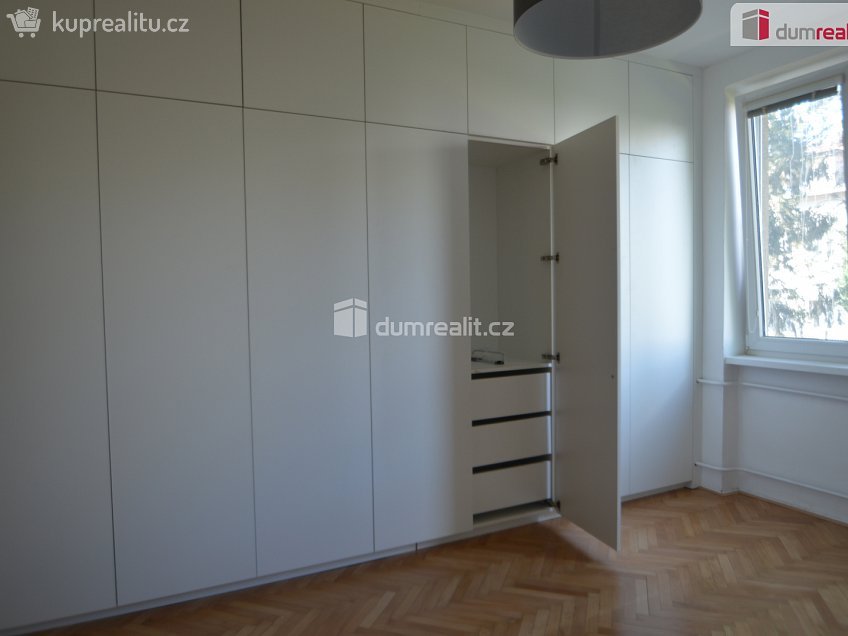 Pronájem bytu 2+1 55 m^2 Klostermannova, Praha 12 