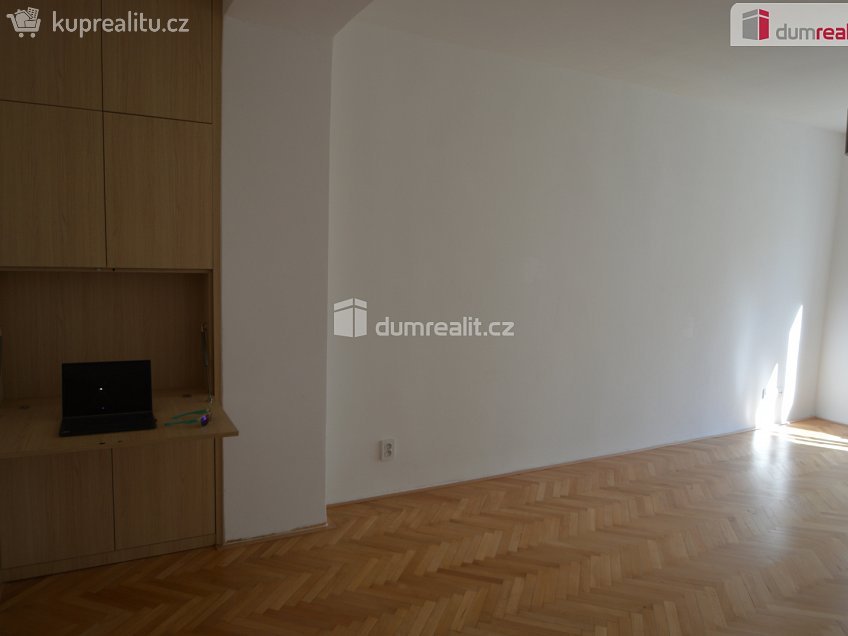 Pronájem bytu 2+1 55 m^2 Klostermannova, Praha 12 