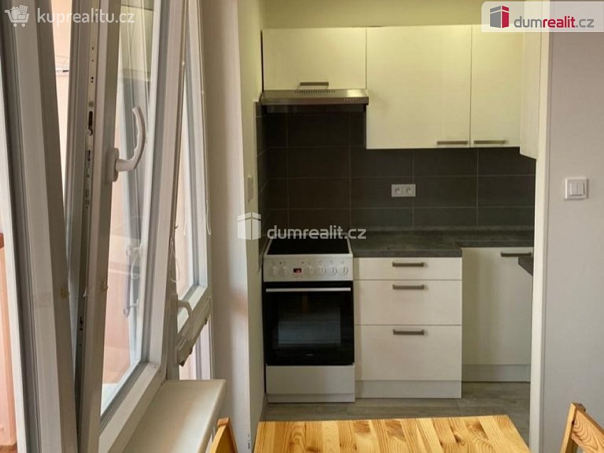 Prodej bytu 1+kk 28 m^2 náměstí Družby, Ostrava 