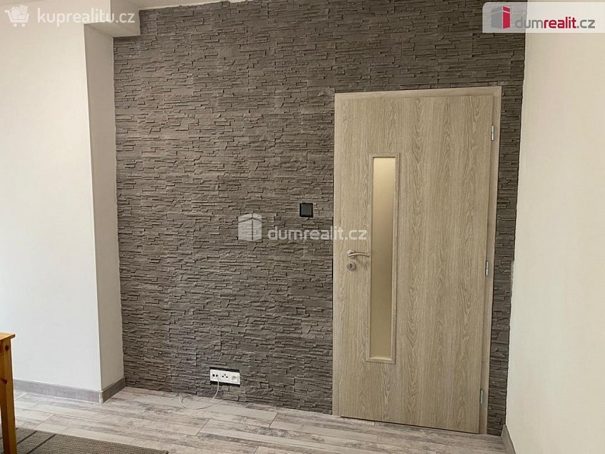 Prodej bytu 1+kk 28 m^2 náměstí Družby, Ostrava 