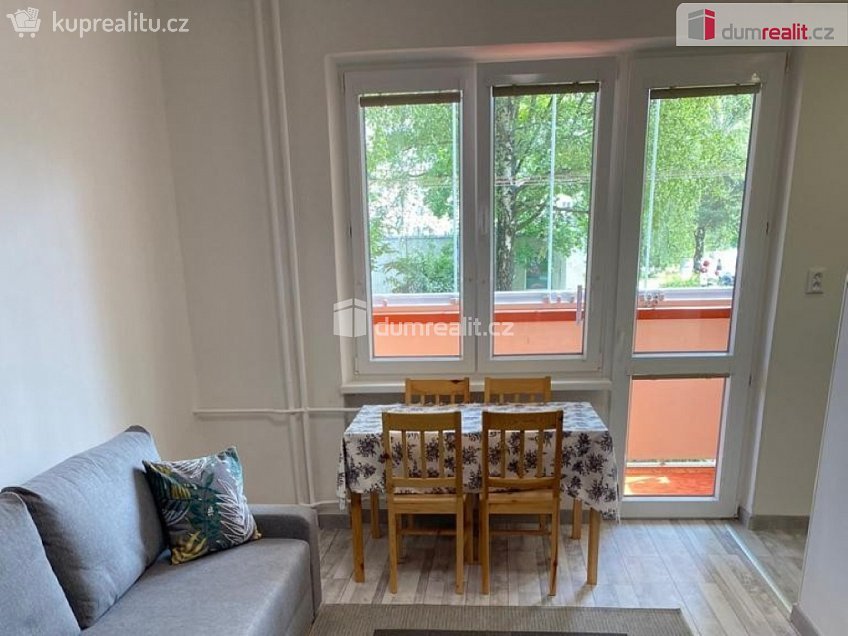 Prodej bytu 1+kk 28 m^2 náměstí Družby, Ostrava 