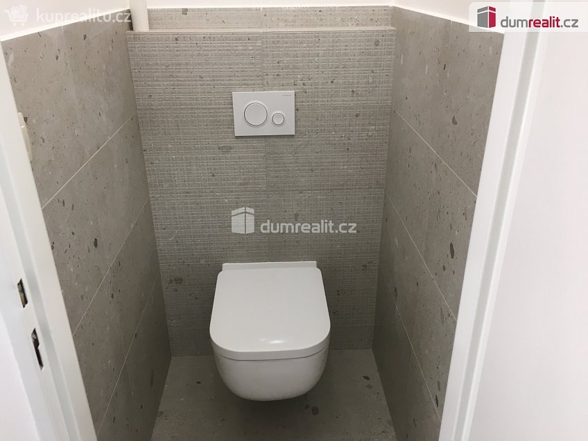 Pronájem bytu 3+kk 85 m^2 Štorkánova, Praha 5 