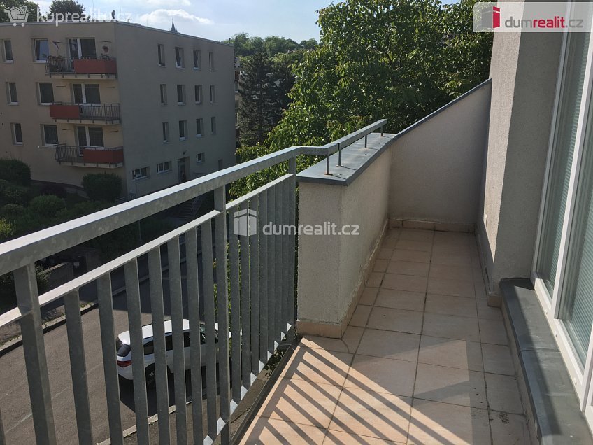 Pronájem bytu 3+kk 85 m^2 Štorkánova, Praha 5 